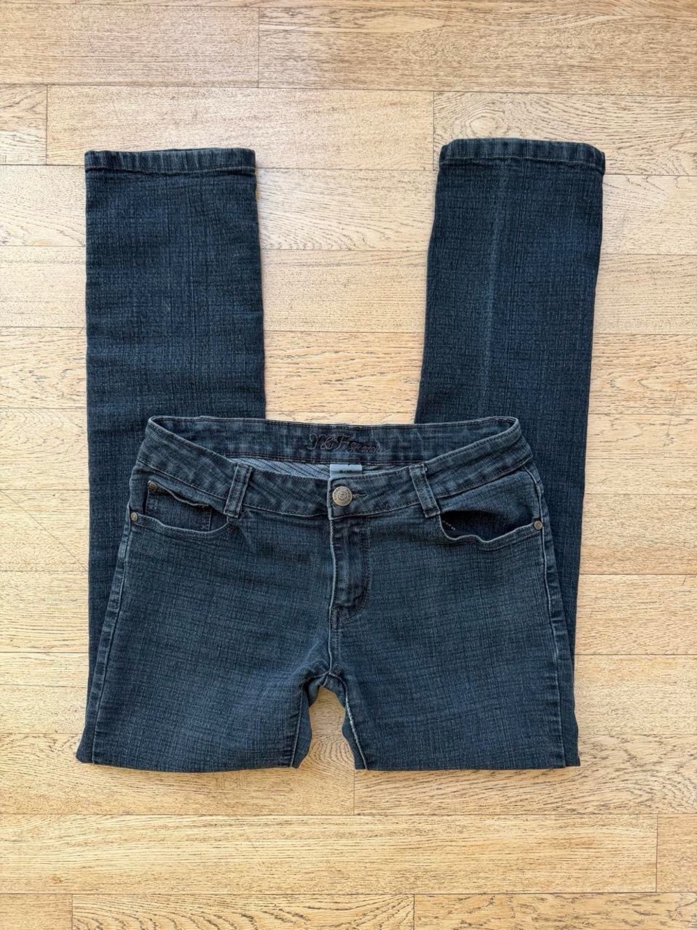 Women's Skinny Jeans in Dark Washed Black